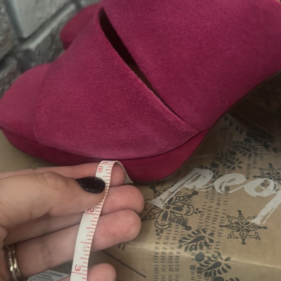 Brand New in Box (NIB) Free People Love is Everywhere Platform Heel - Picture 9 of 9